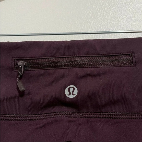 Lululemon Purple Leggings with Side Pockets Size 4 - Picture 3 of 3
